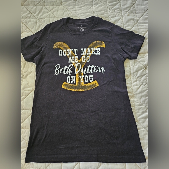 Yellowstone Tops - Yellowstone - Beth Dutton Black - Short Sleeve Tee Shirt- Large